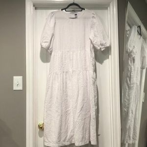 White Old Navy dress